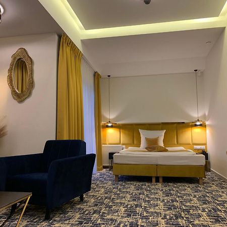 Aparthotel Piramida à Boleslawiec  Extérieur photo