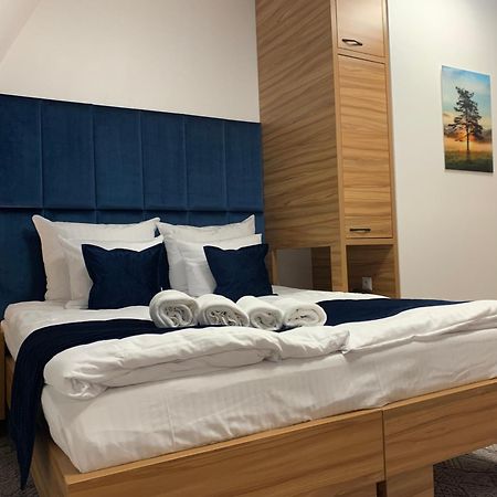 Aparthotel Piramida à Boleslawiec  Extérieur photo